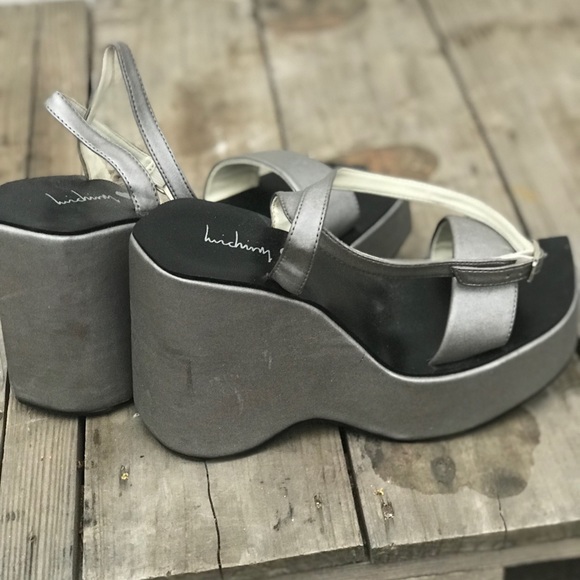 Silver metallic luichiny vintage sandal platforms - Picture 3 of 3